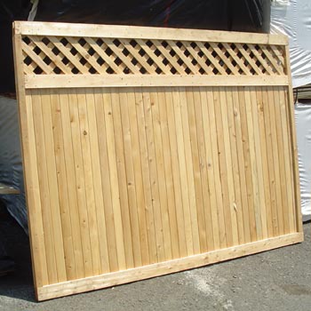 Wood Fence with Lattice Top