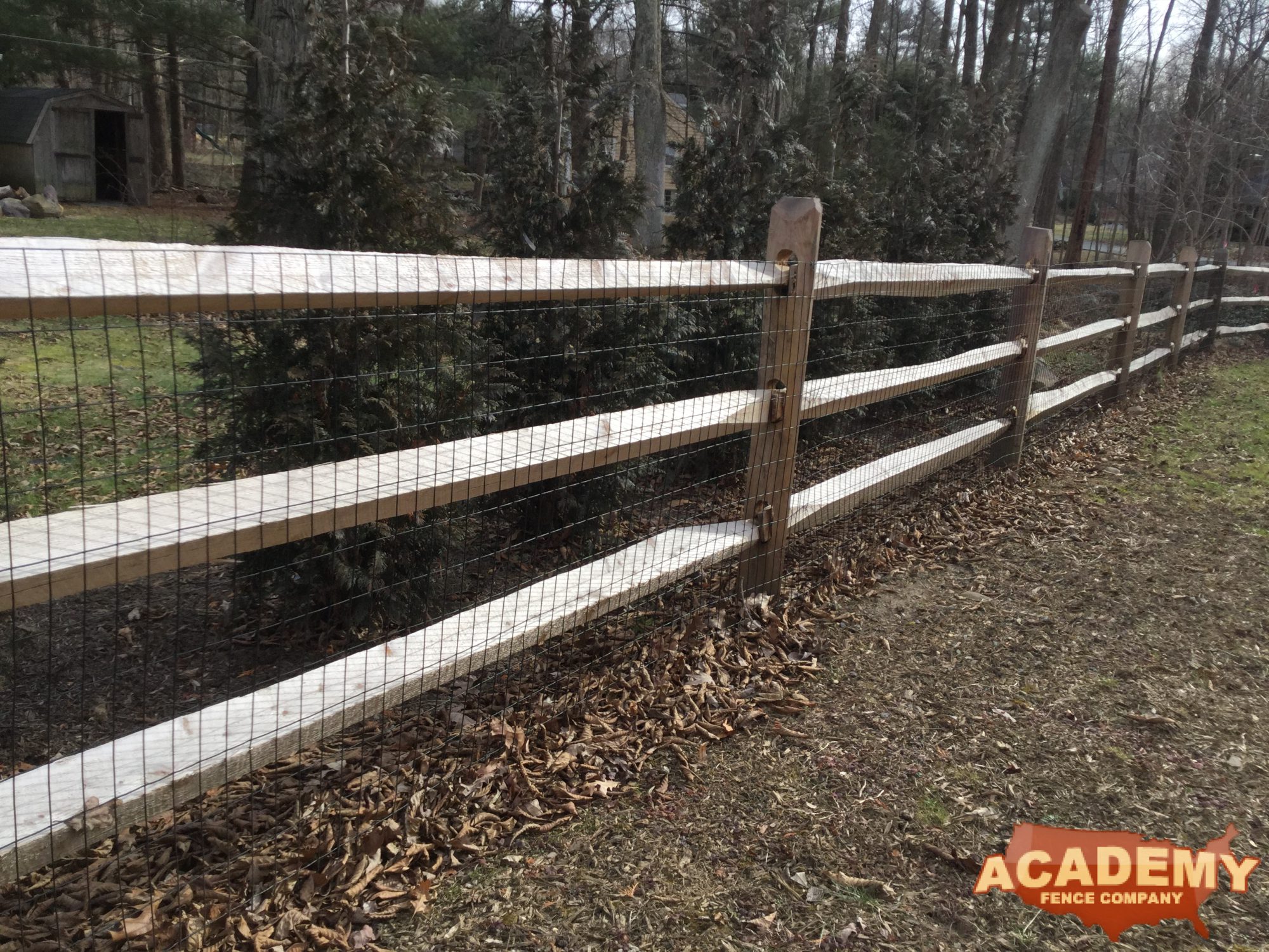 How to Attach Wire Mesh to Wood Fence